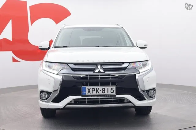 Mitsubishi Outlander Intense Plus 4WD 5P - Ladattava hybridi Image 8